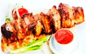 Шашлычки из свинины с соусом BBQ
